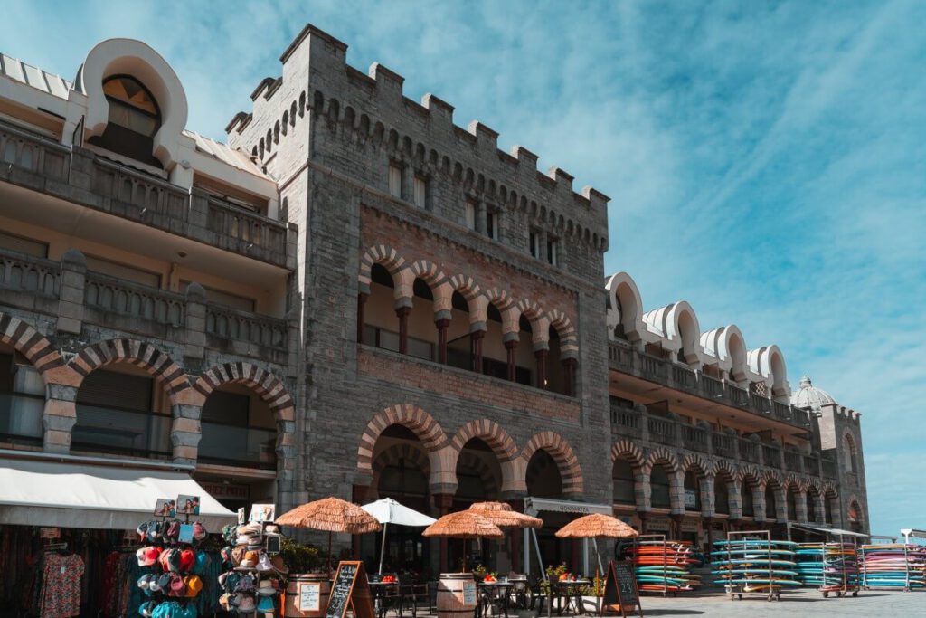 maurisch-orientalistische Fassade der Résidence Croisière