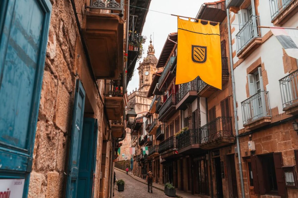 Altstadtgasse in Hondarribia
