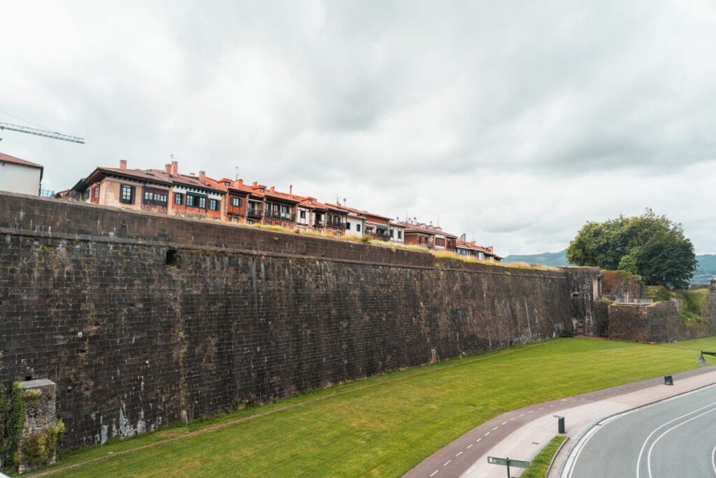 Stadtmauer in Hondarribia