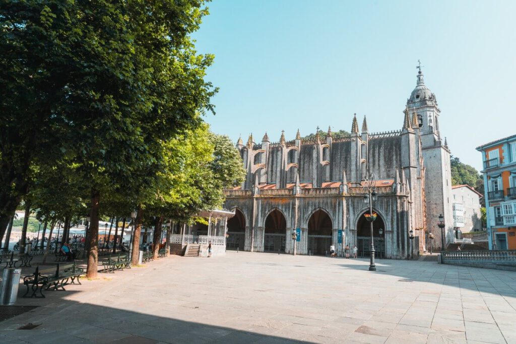 Basilica de la Asuncion de Maria in Lekeito