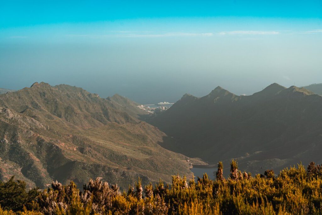 Blick über das anaga Gebirge bis zur Küste