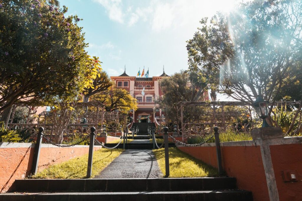 Treppe führt zum Liceo de Taoro