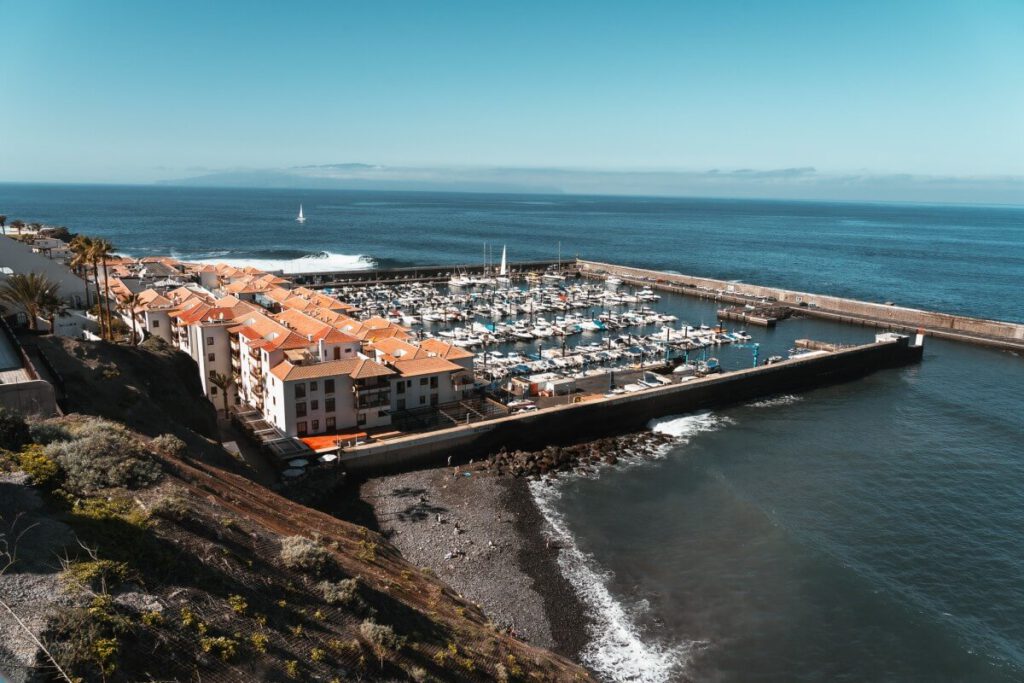 Hafen von Los Gigantes