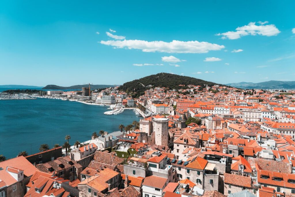 Blick auf Split und Marjan vom Kathedralen Glockenturm