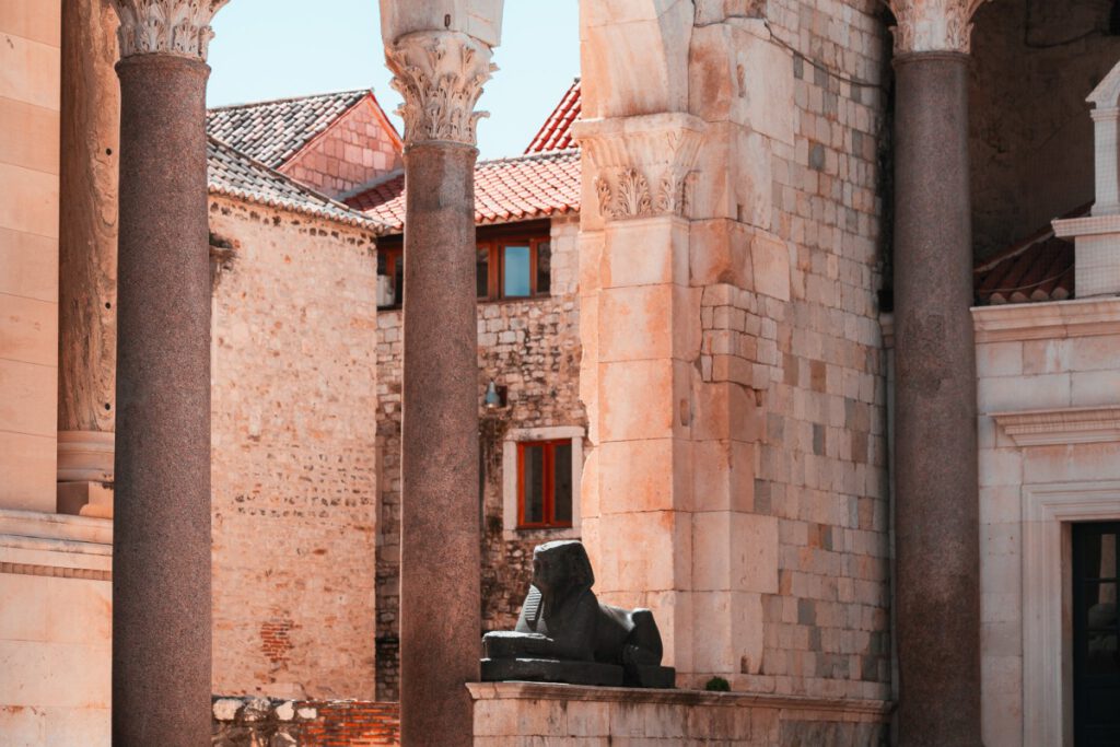 Sphinx-Statue im Diokletianpalast in Split