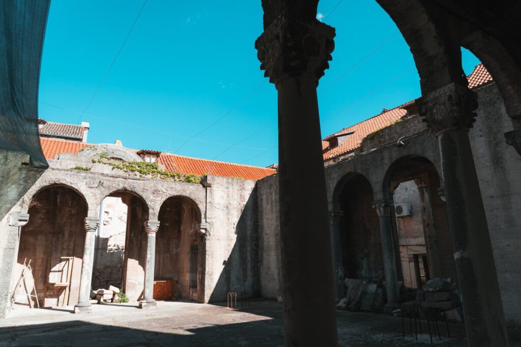 Arkadengänge des Benediktinerkloster in Split