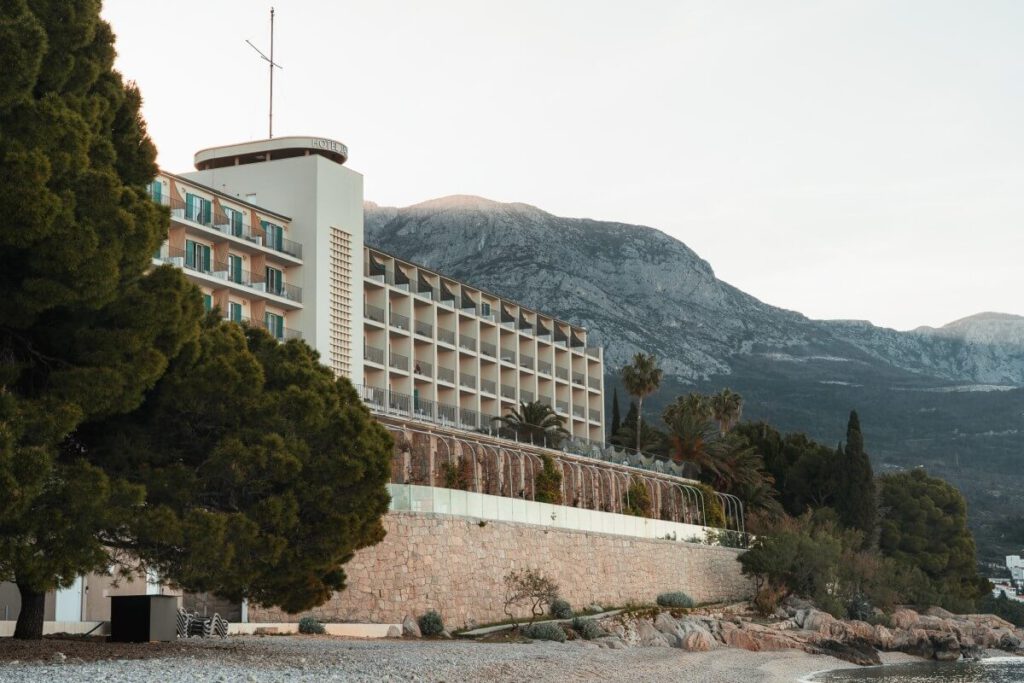 Jadran Bluesun Hotel von außen