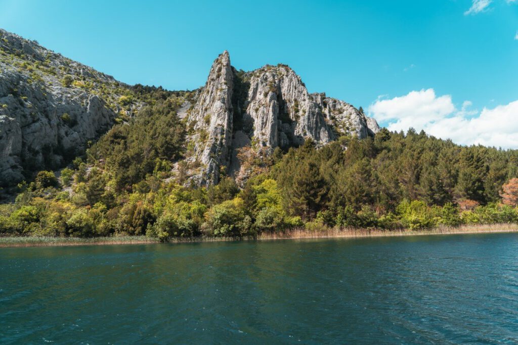 Landschaft am Ufer des Krka Nationalparks