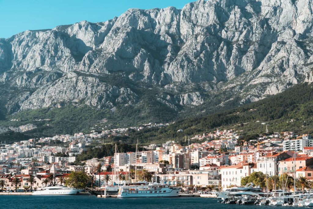 Berge des Biokovo-Gebirges hinter Makarska